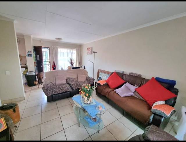 2 BEDROOM TOWNHOUSE FOR SALE IN MONTANA TUINE